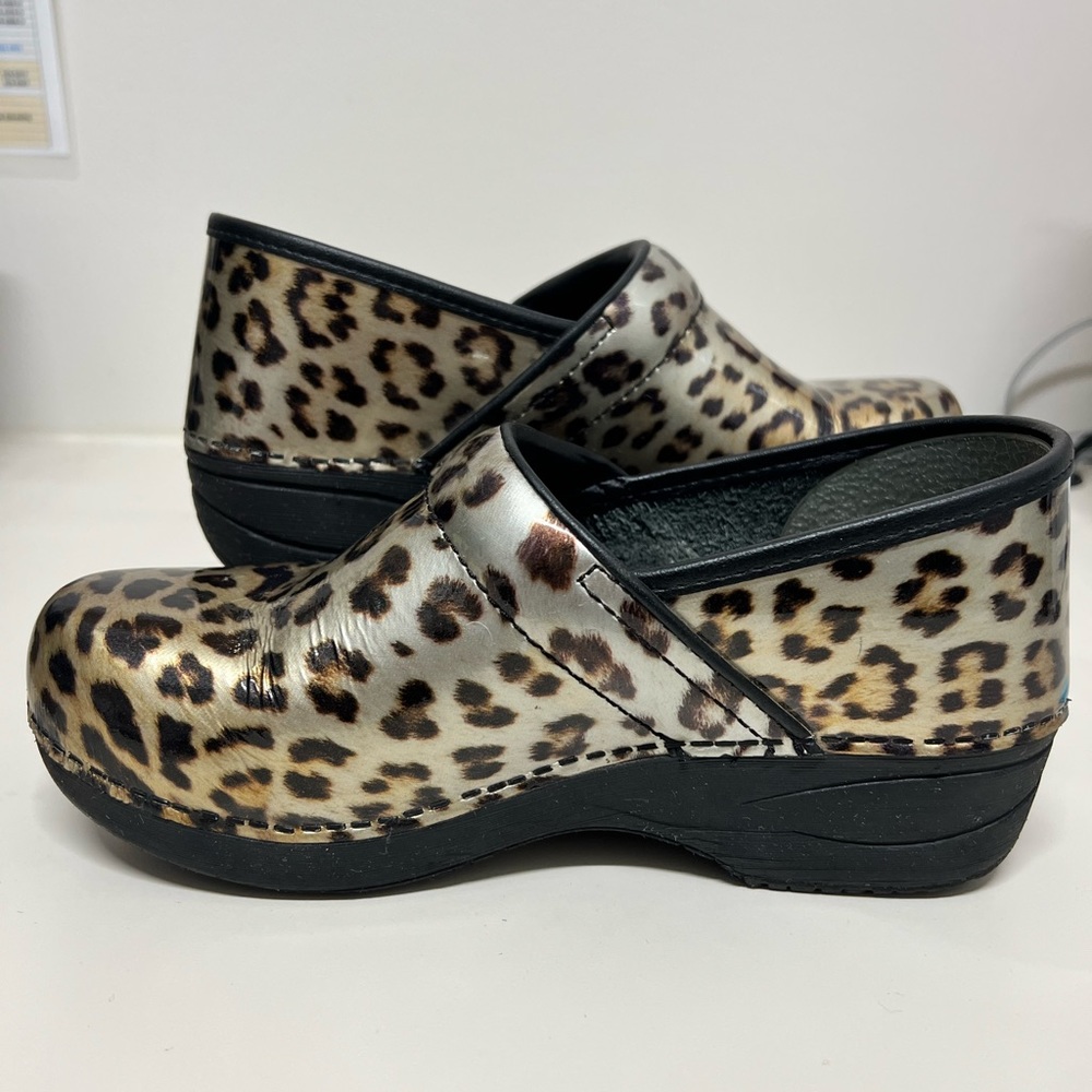 Dansko XP 2.0 leopard print 38